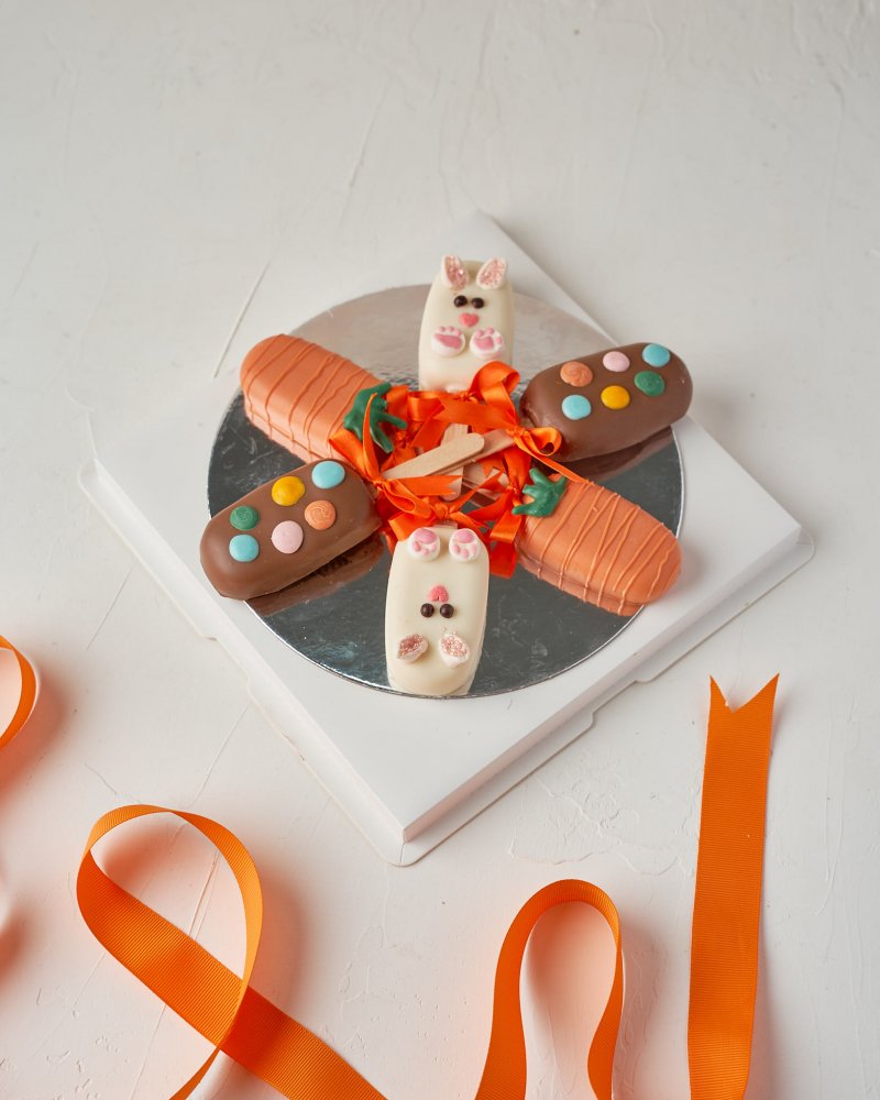 6 Easter Theme Cakesicles - Image 2