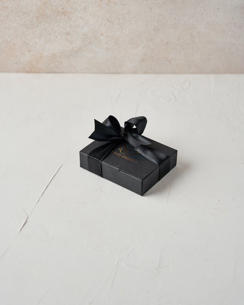 Small Dates and Bonbon Box - Image 3