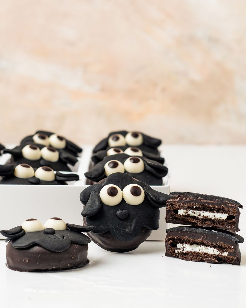 Dark chocolate EID Special Oreos by NJD - Image 2