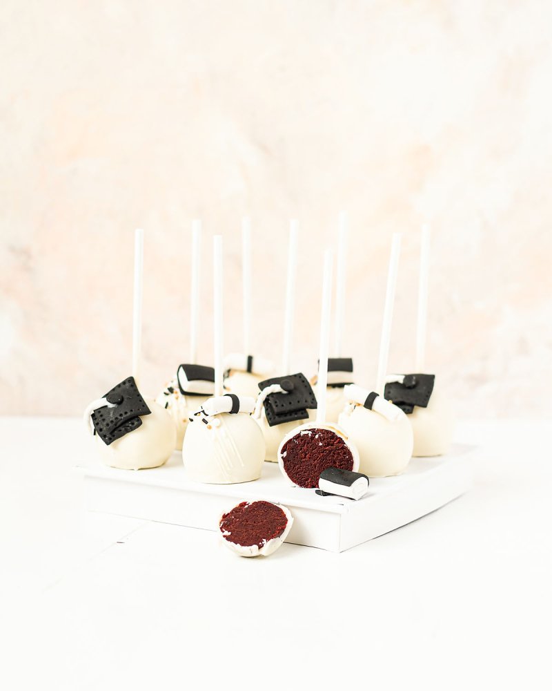 Graduation Cake pops by NJD - Image 2
