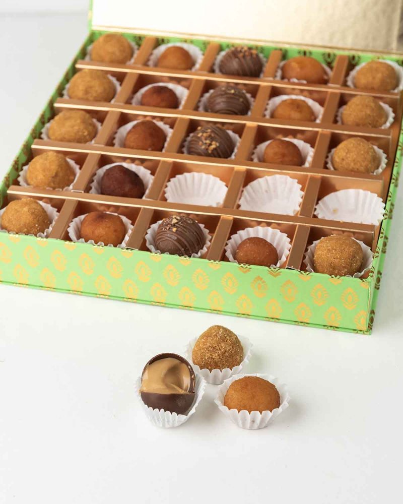 25 Ladoo's, Gulab Jamun and Truffles Gift box - Image 2