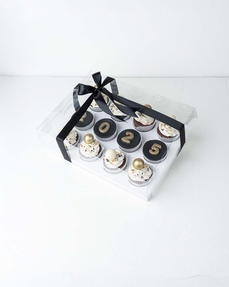 12 New Year Theme cupcakes - Image 4